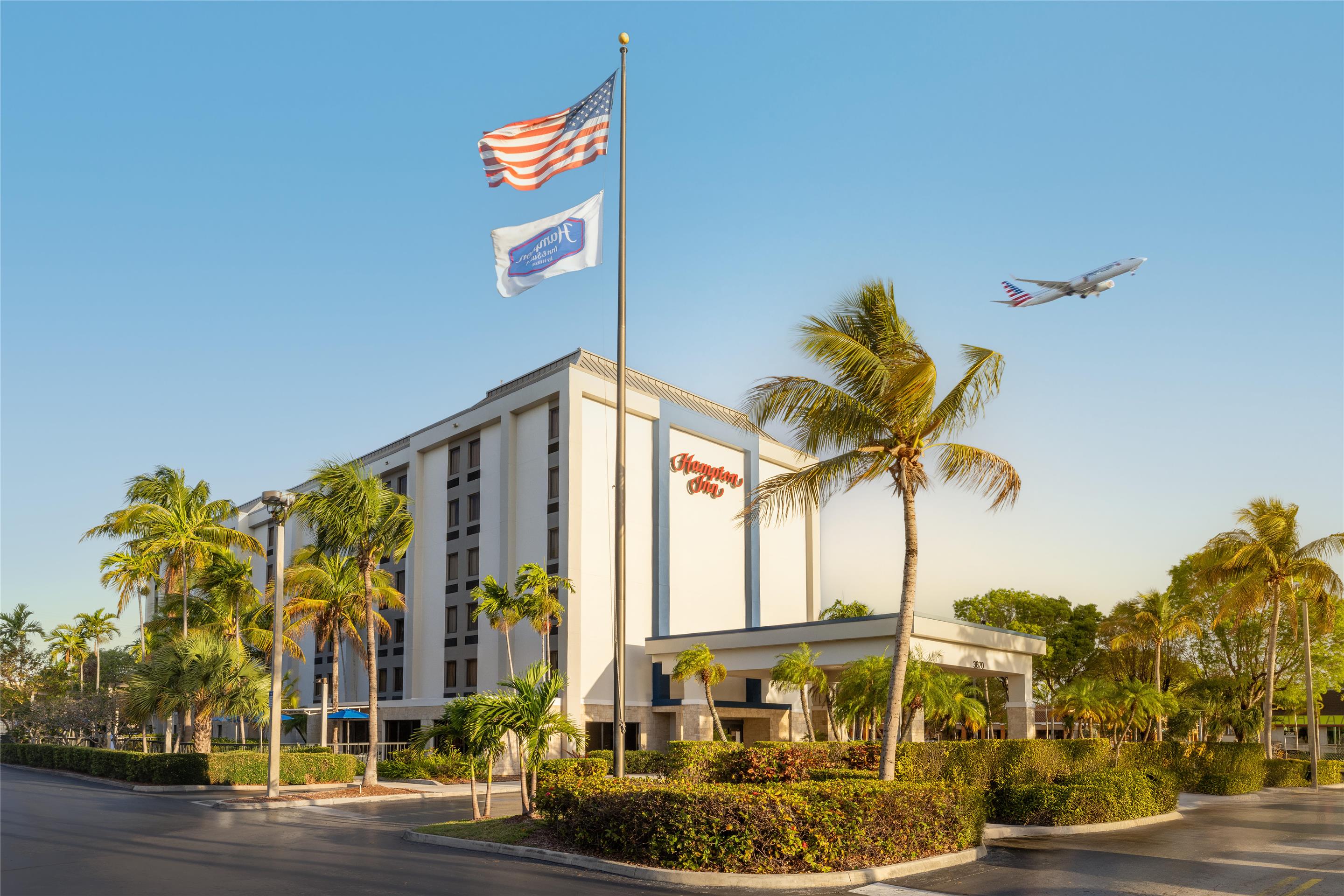 Exterior | Hampton Inn Miami-Airport West