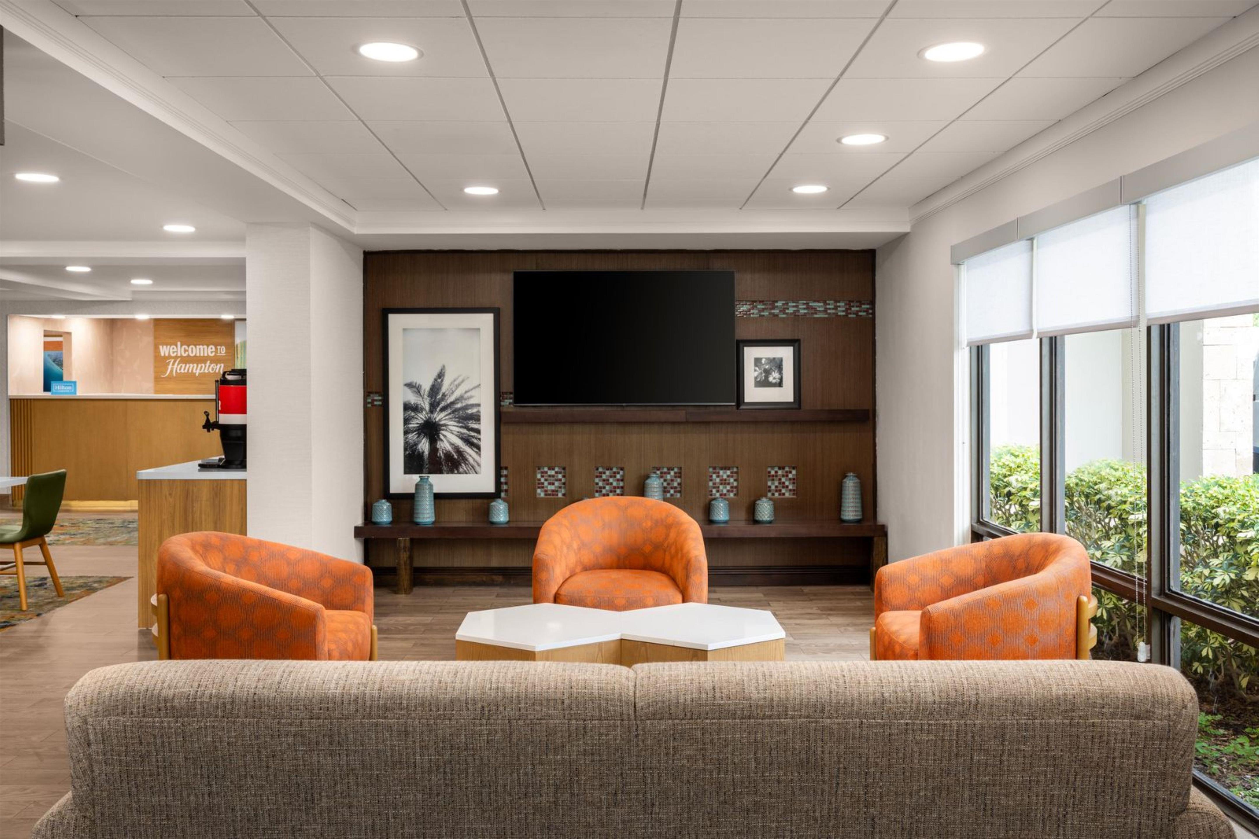 Lobby | Hampton Inn Miami-Airport West