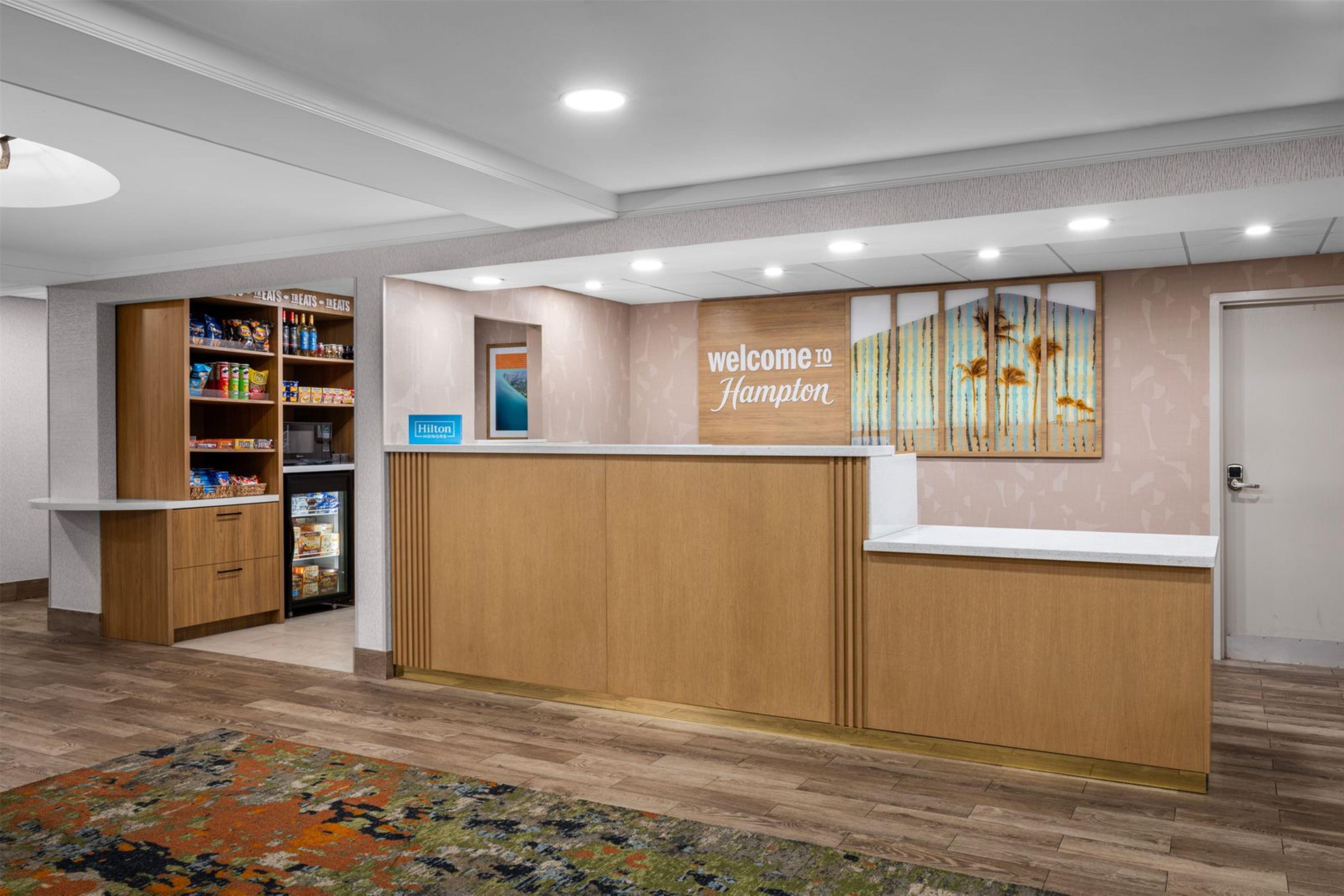 Reception | Hampton Inn Miami-Airport West