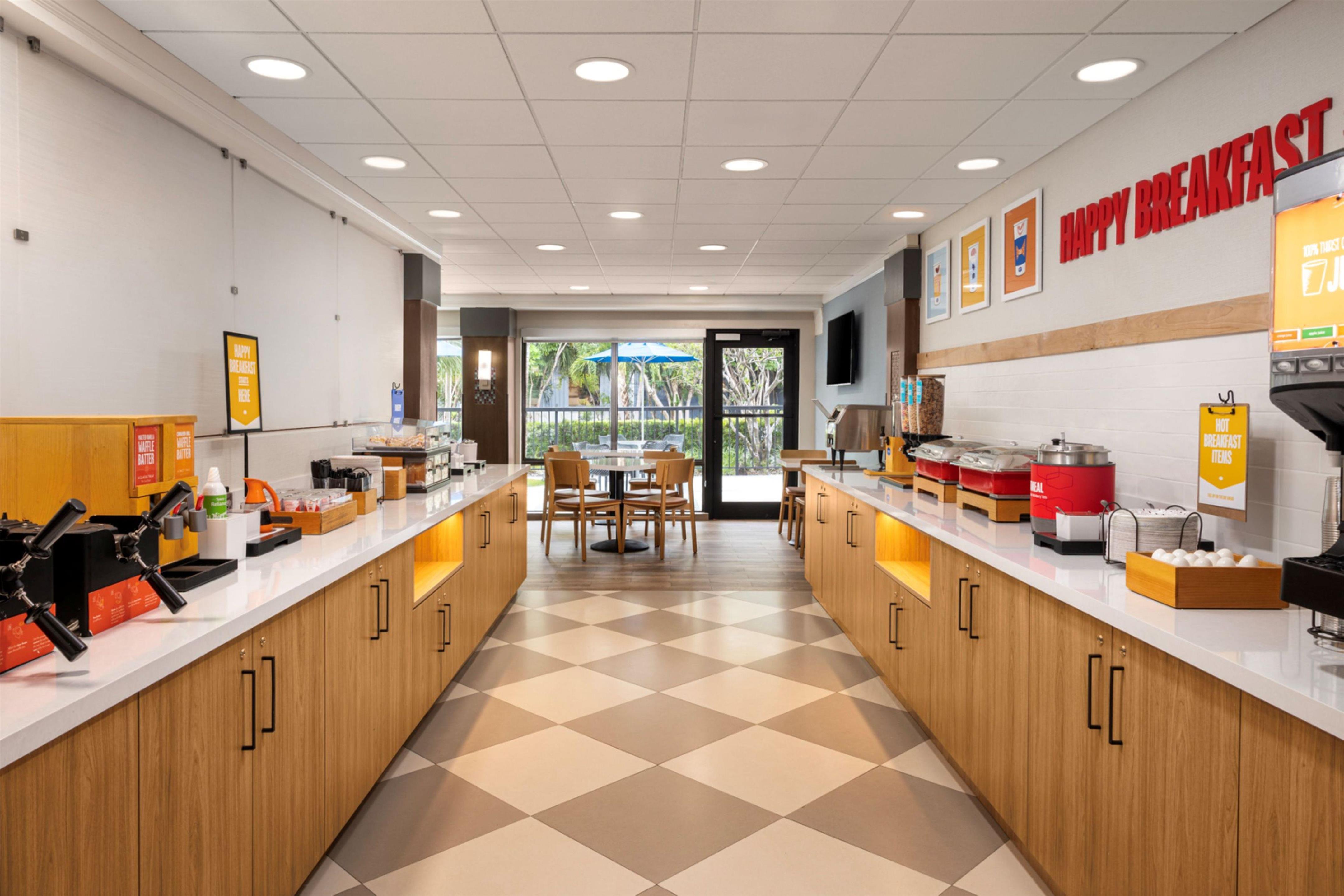 Breakfast Area | Hampton Inn Miami-Airport West
