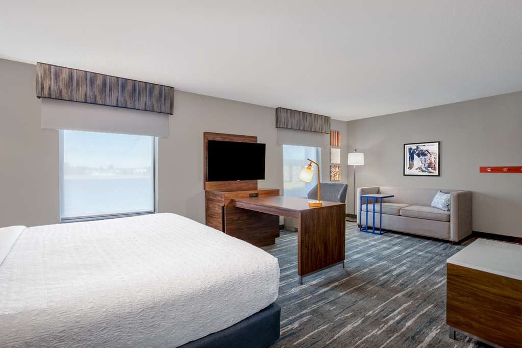 Hampton Inn & Suites by Hilton Muncie Room Type - 1KN MOB HEA ACC TUB STU NS