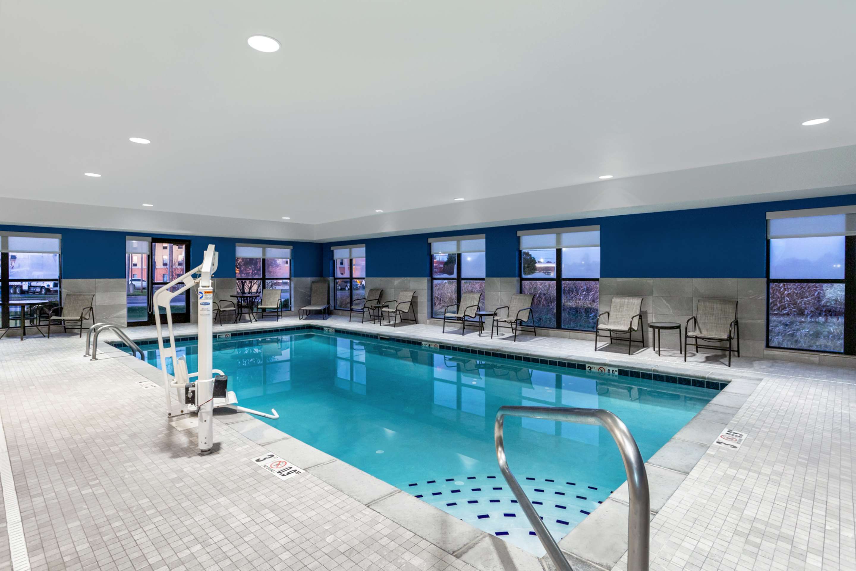 Pool | Hampton Inn & Suites Muncie