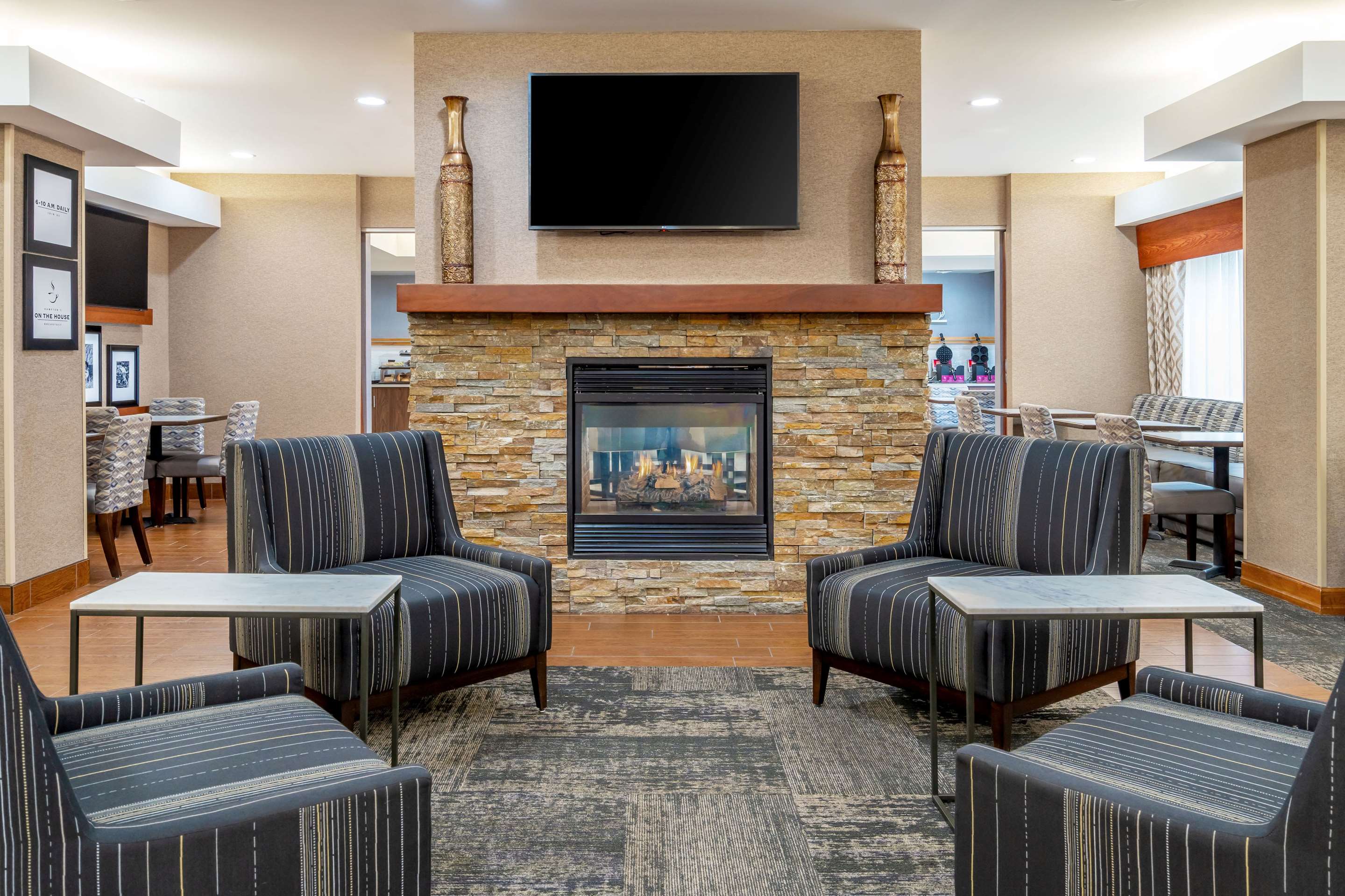 Lobby | Hampton Inn Mitchell