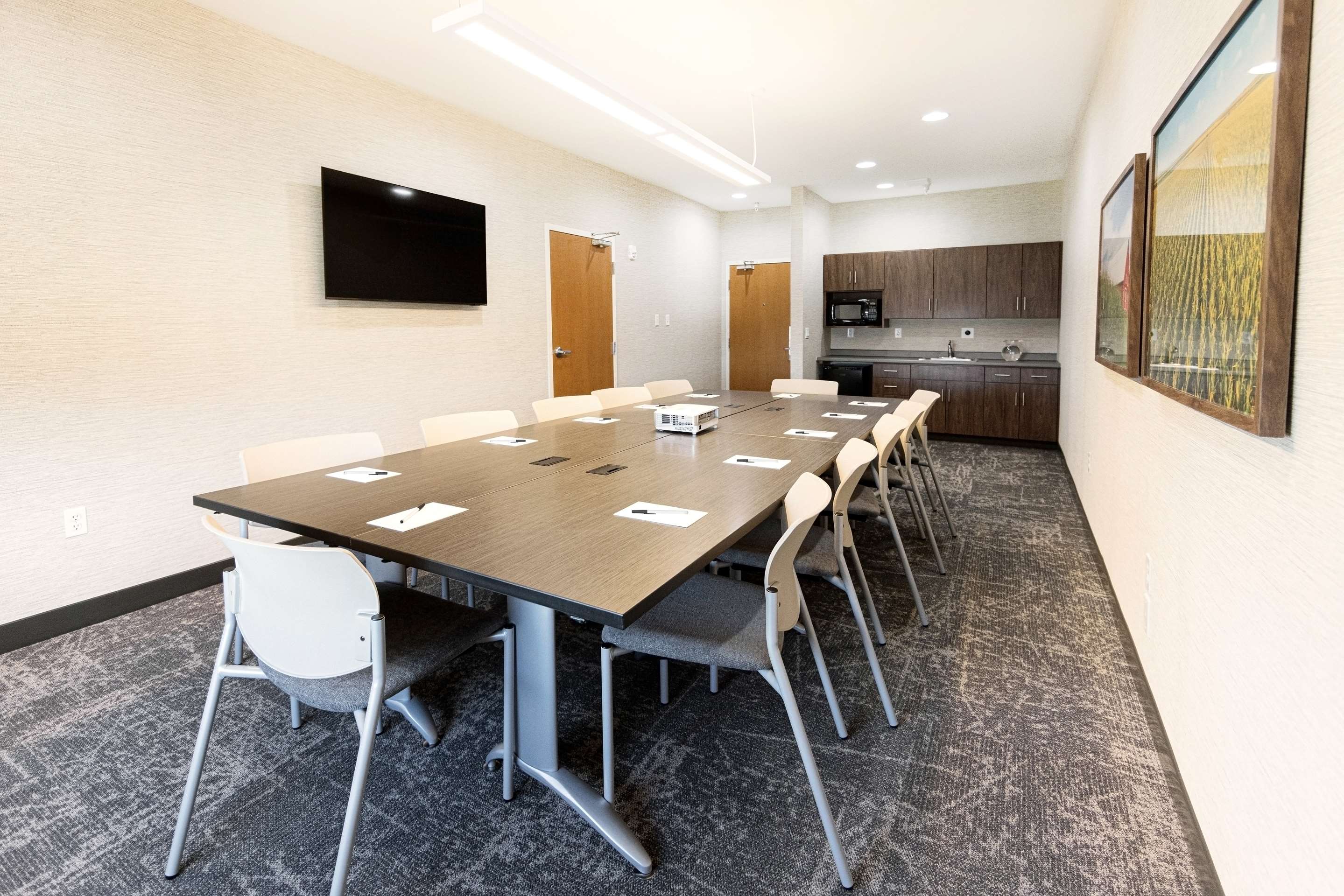 Meeting Room | Hampton Inn Mitchell