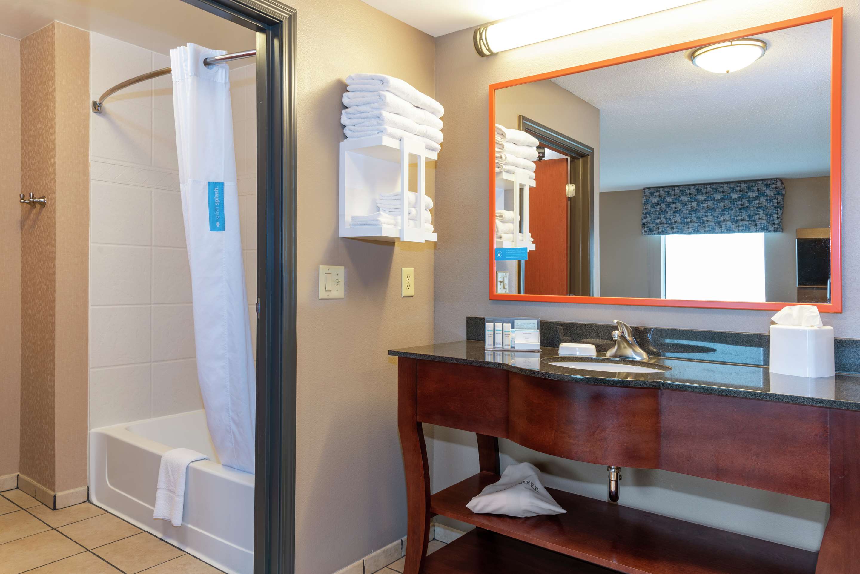 Guest room bath