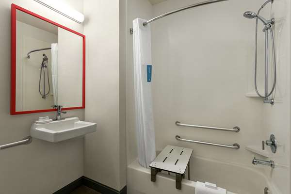  - Hampton Inn Blue Springs - I-70, Exit 20