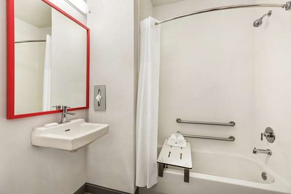  - Hampton Inn Blue Springs - I-70, Exit 20