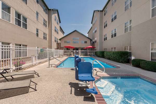 Pool - Homewood Suites by Hilton Overland Park