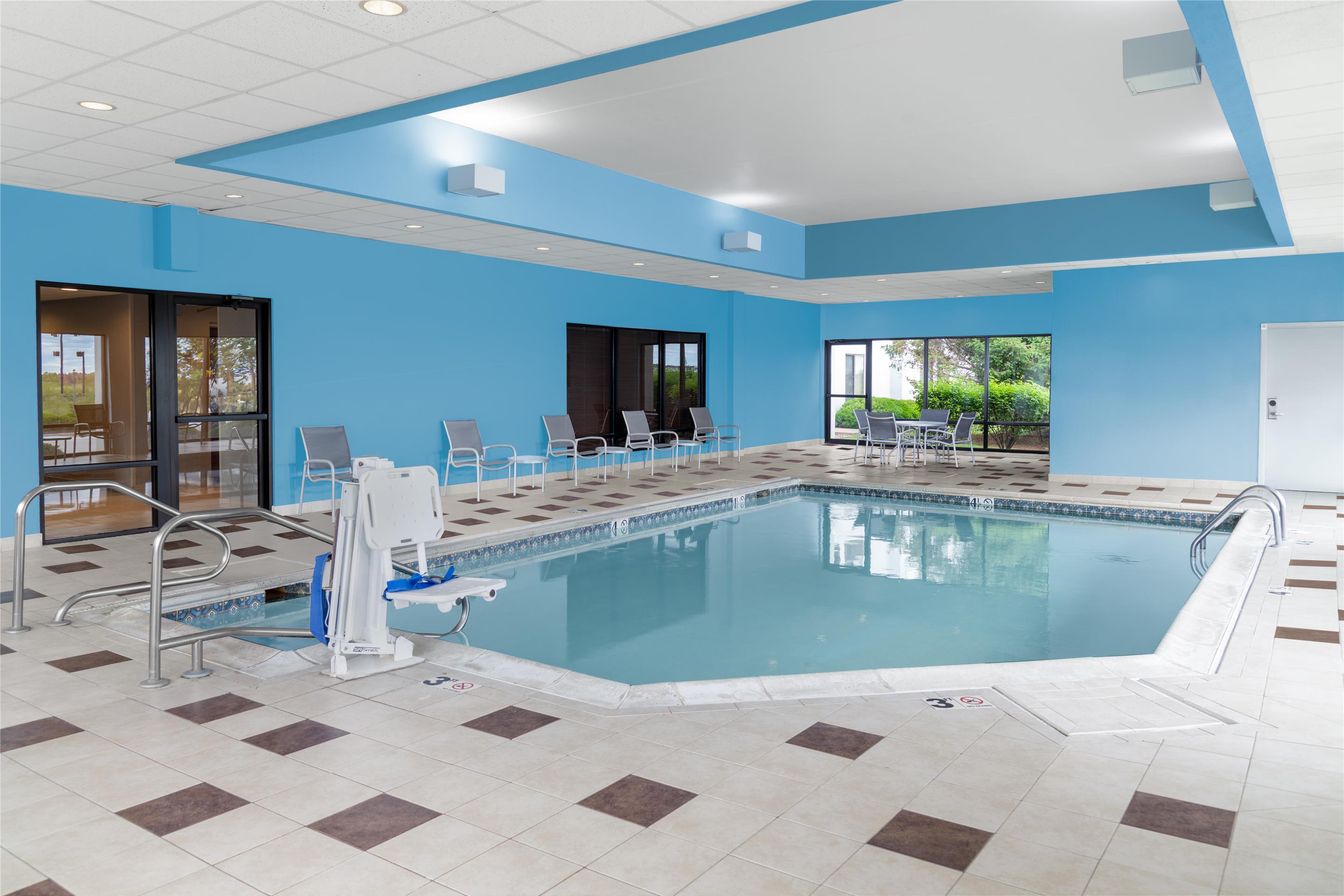 Pool | Hampton Inn Kansas City - Liberty