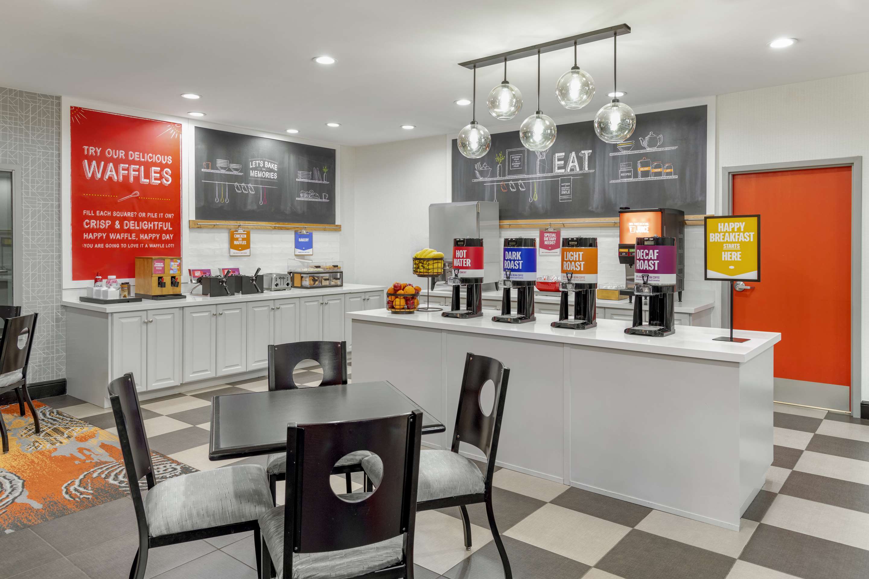 Breakfast Area | Hampton Inn Olathe