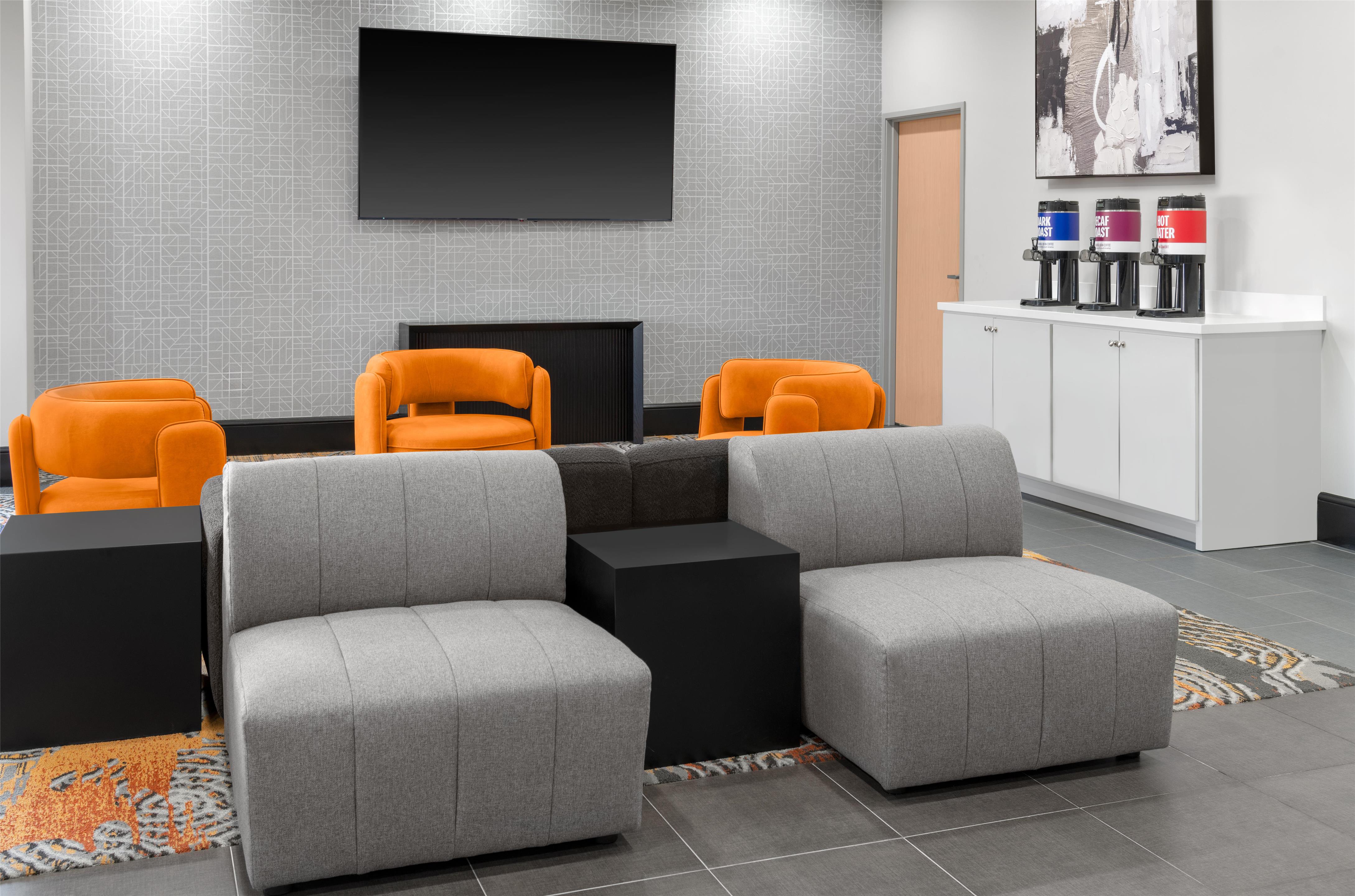 Lobby | Hampton Inn Olathe