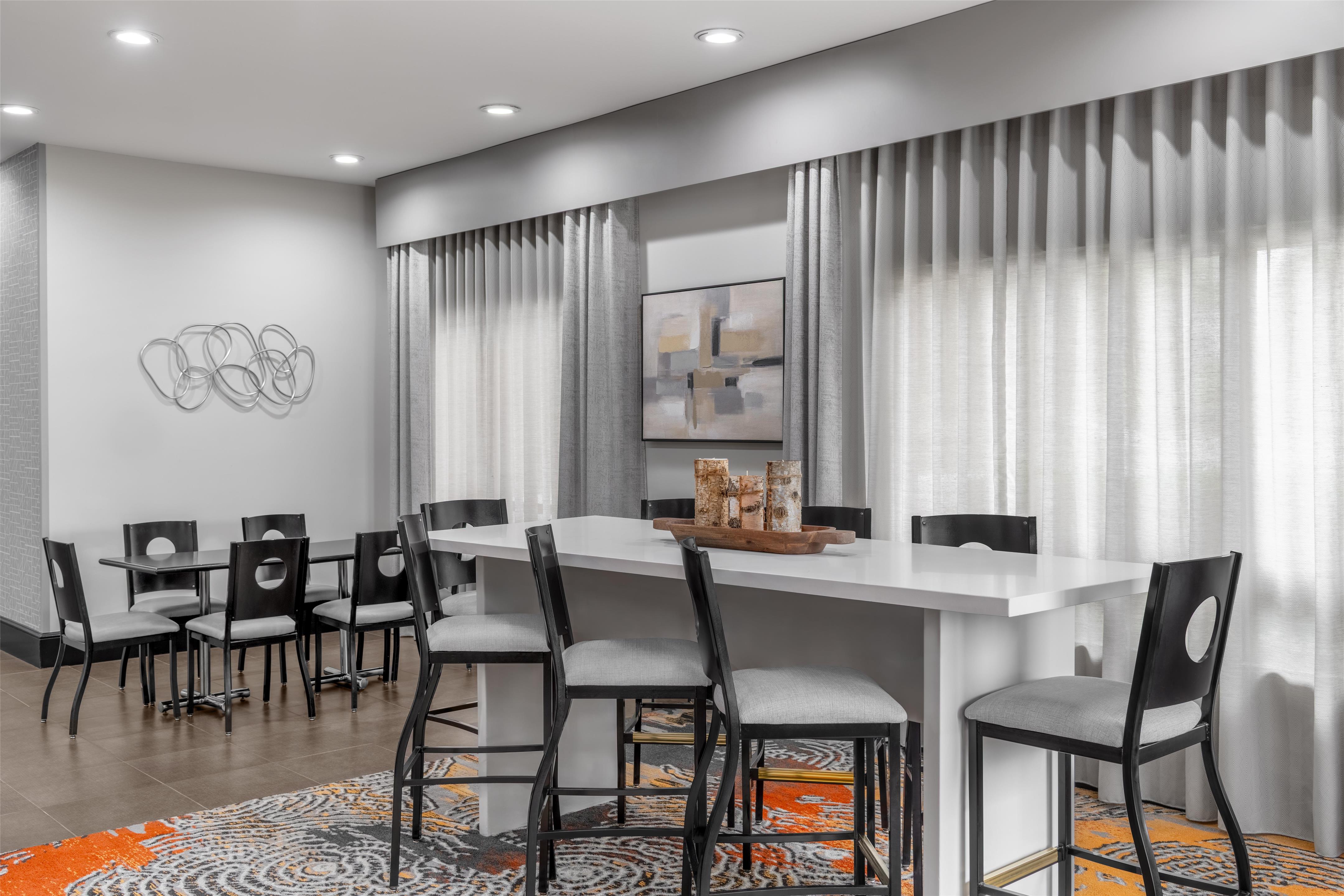 Lobby | Hampton Inn Olathe