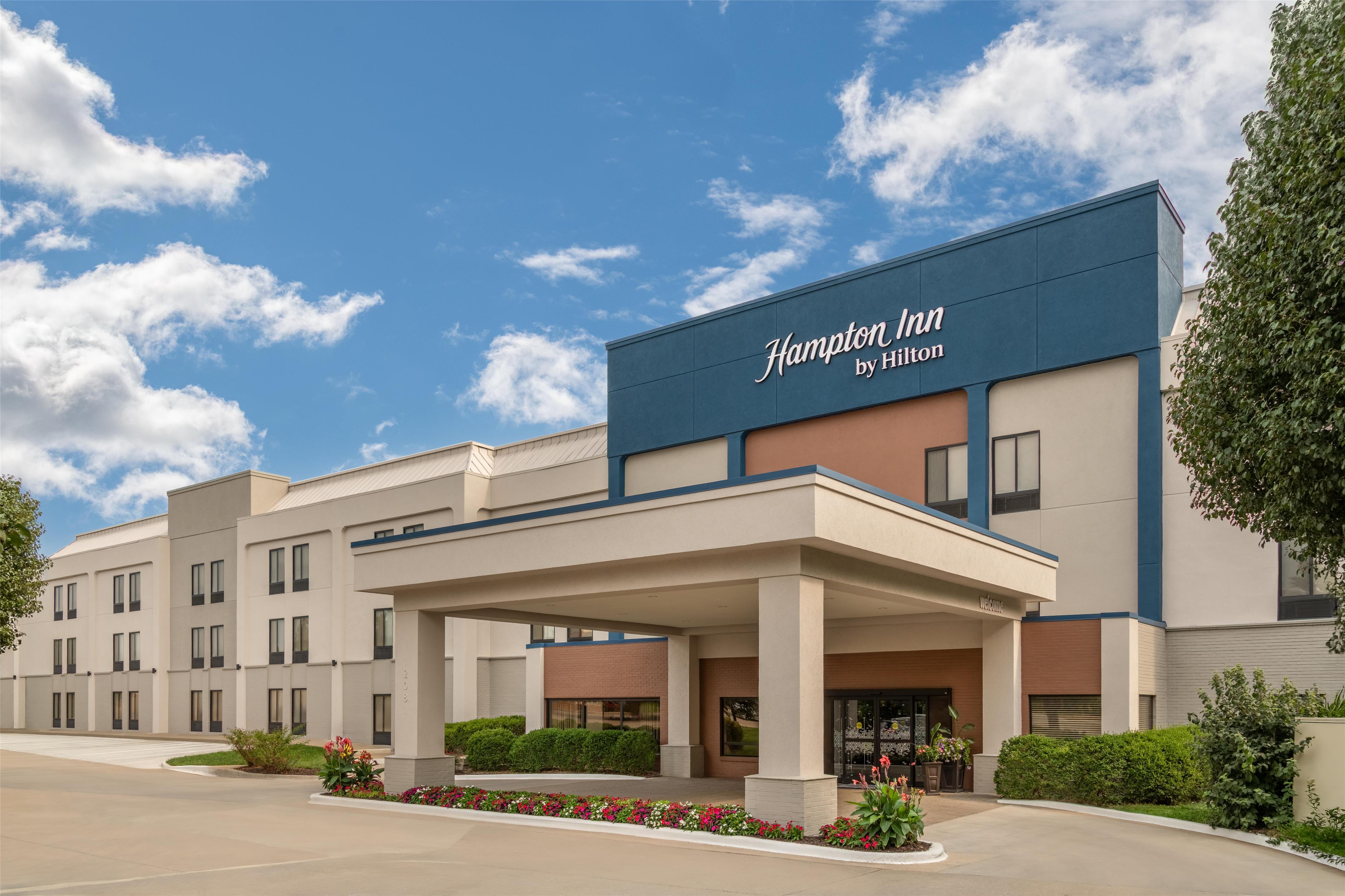Exterior | Hampton Inn Olathe