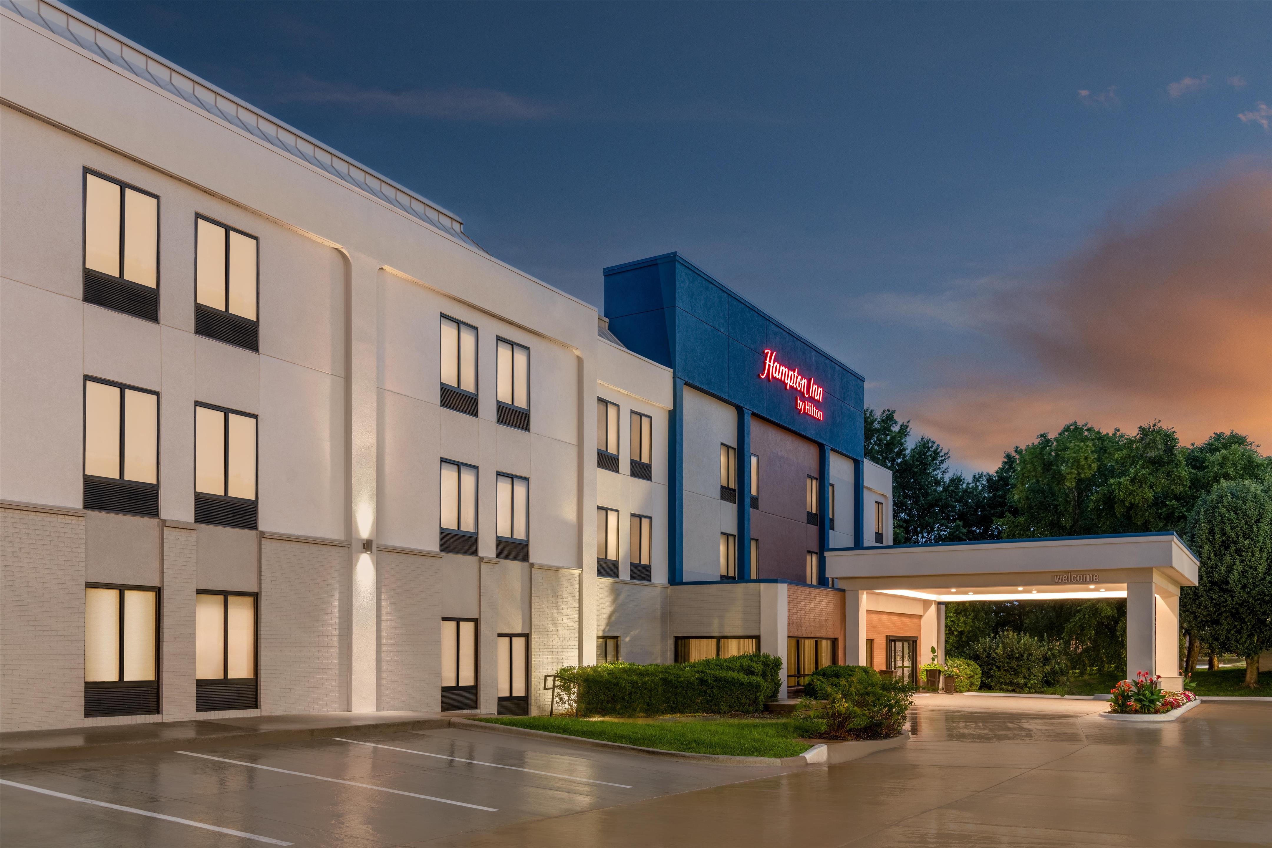 Exterior | Hampton Inn Olathe