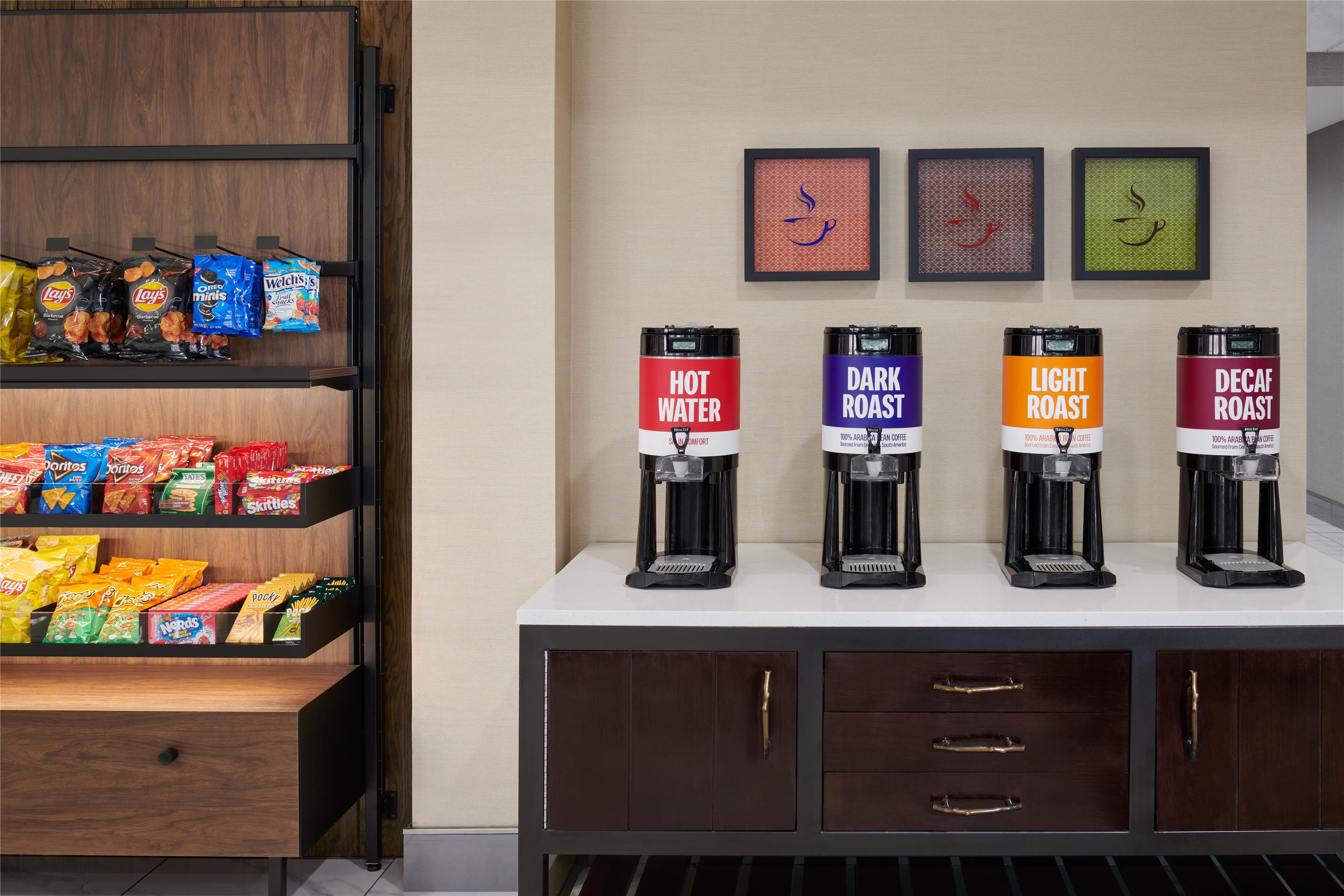 Restaurant | Hampton Inn Kansas City The Legends