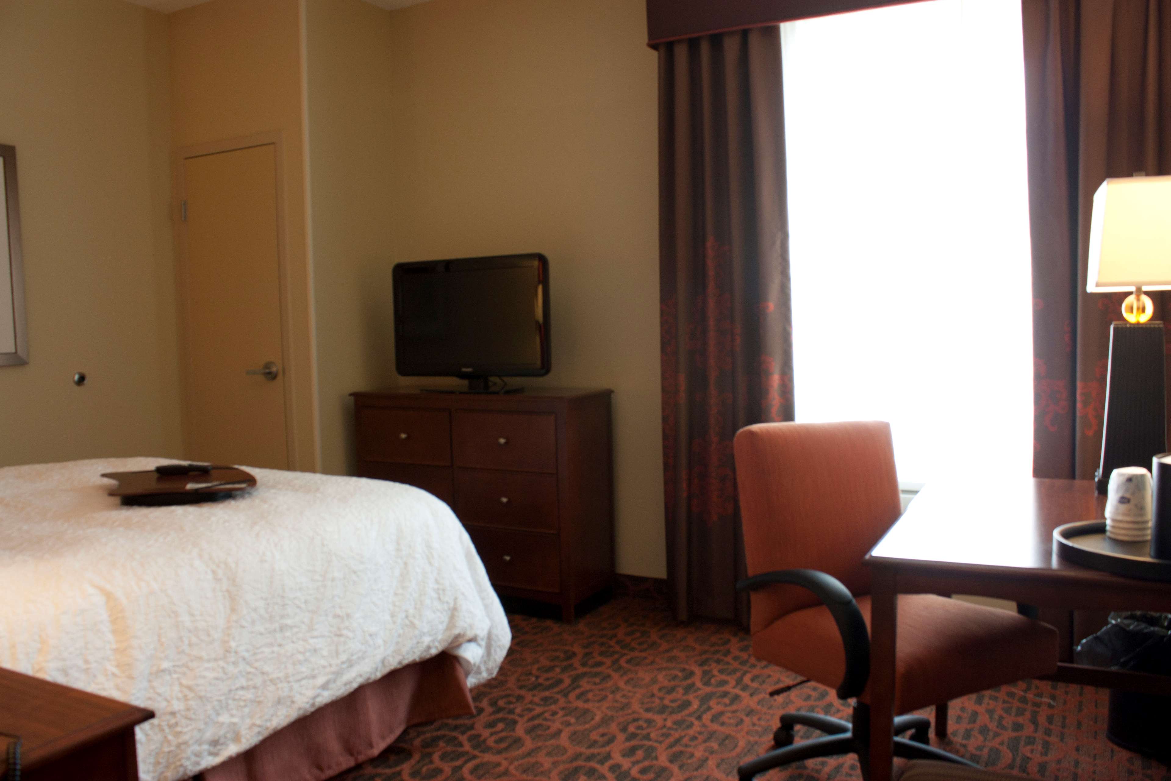 Hampton Inn Burlington Room Type - 1 QUEEN BED NONSMOKING