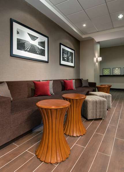  - Hampton Inn & Suites Downtown Milwaukee - I-794, Exit 1E