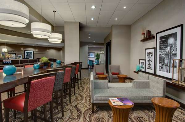  - Hampton Inn & Suites Downtown Milwaukee - I-794, Exit 1E