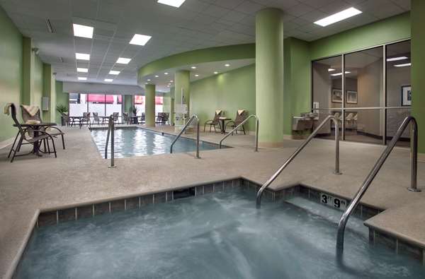 Pool - Hampton Inn & Suites Downtown Milwaukee - I-794, Exit 1E
