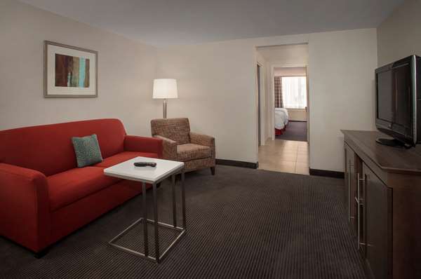  - Hampton Inn & Suites Downtown Milwaukee - I-794, Exit 1E