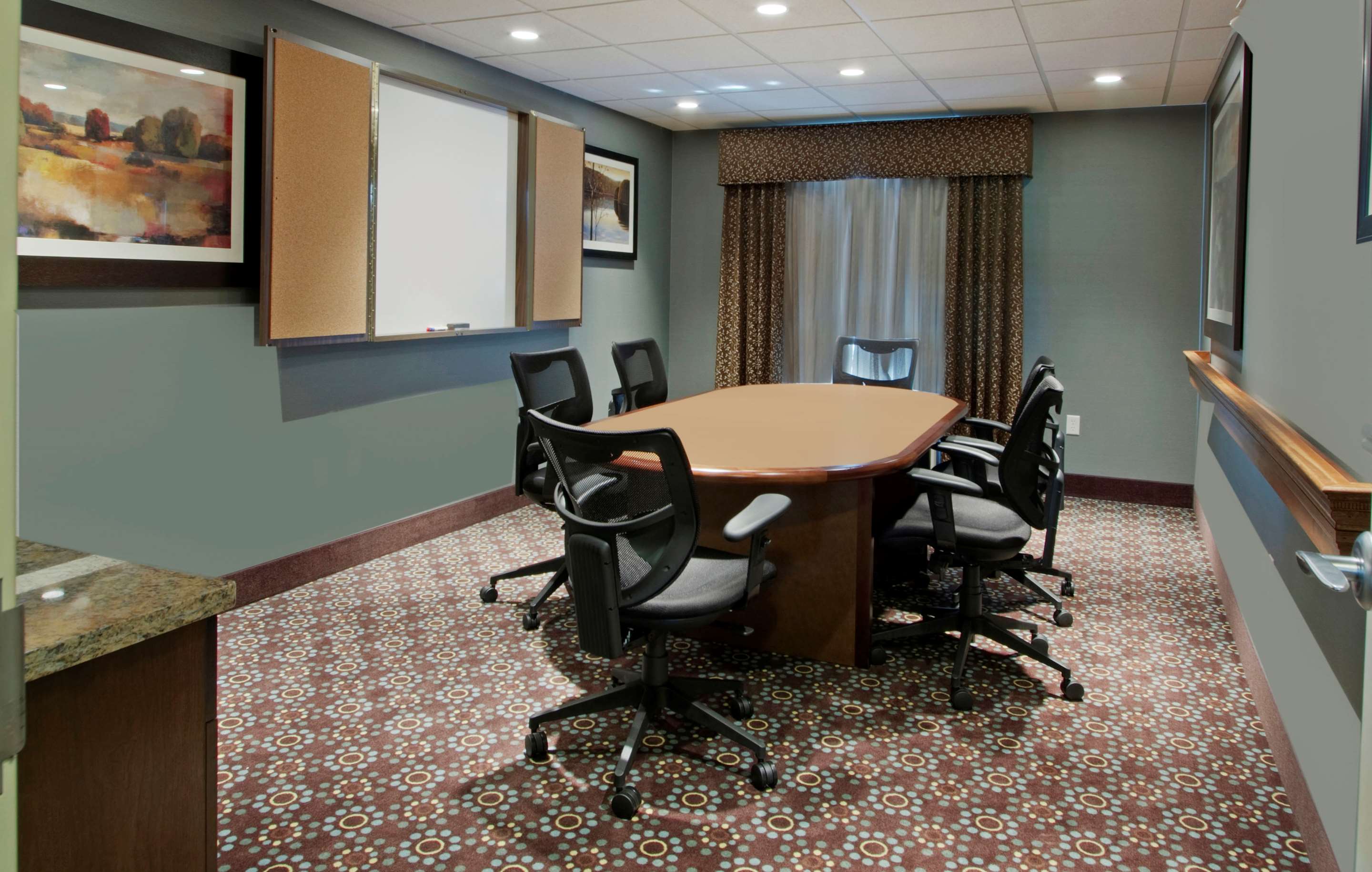 Meeting Room | Hampton Inn & Suites Grafton