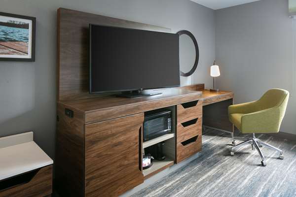  - Hampton Inn & Suites Grafton
