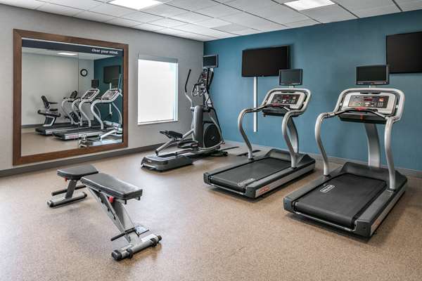 Fitness/ Exercise Room - Hampton Inn & Suites Grafton