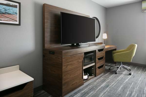  - Hampton Inn & Suites Grafton