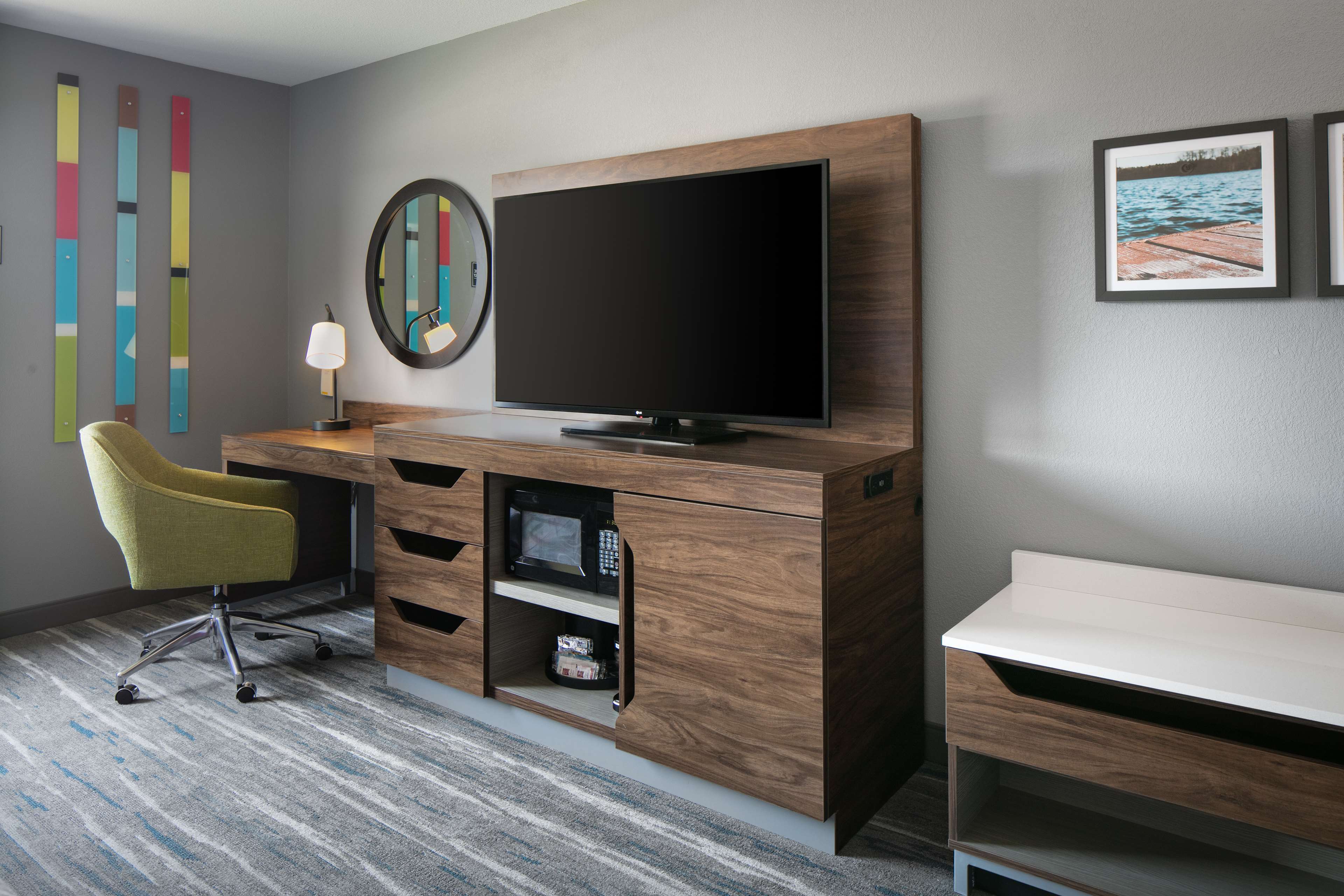 Hampton Inn & Suites by Hilton Grafton - Tap to explore photos