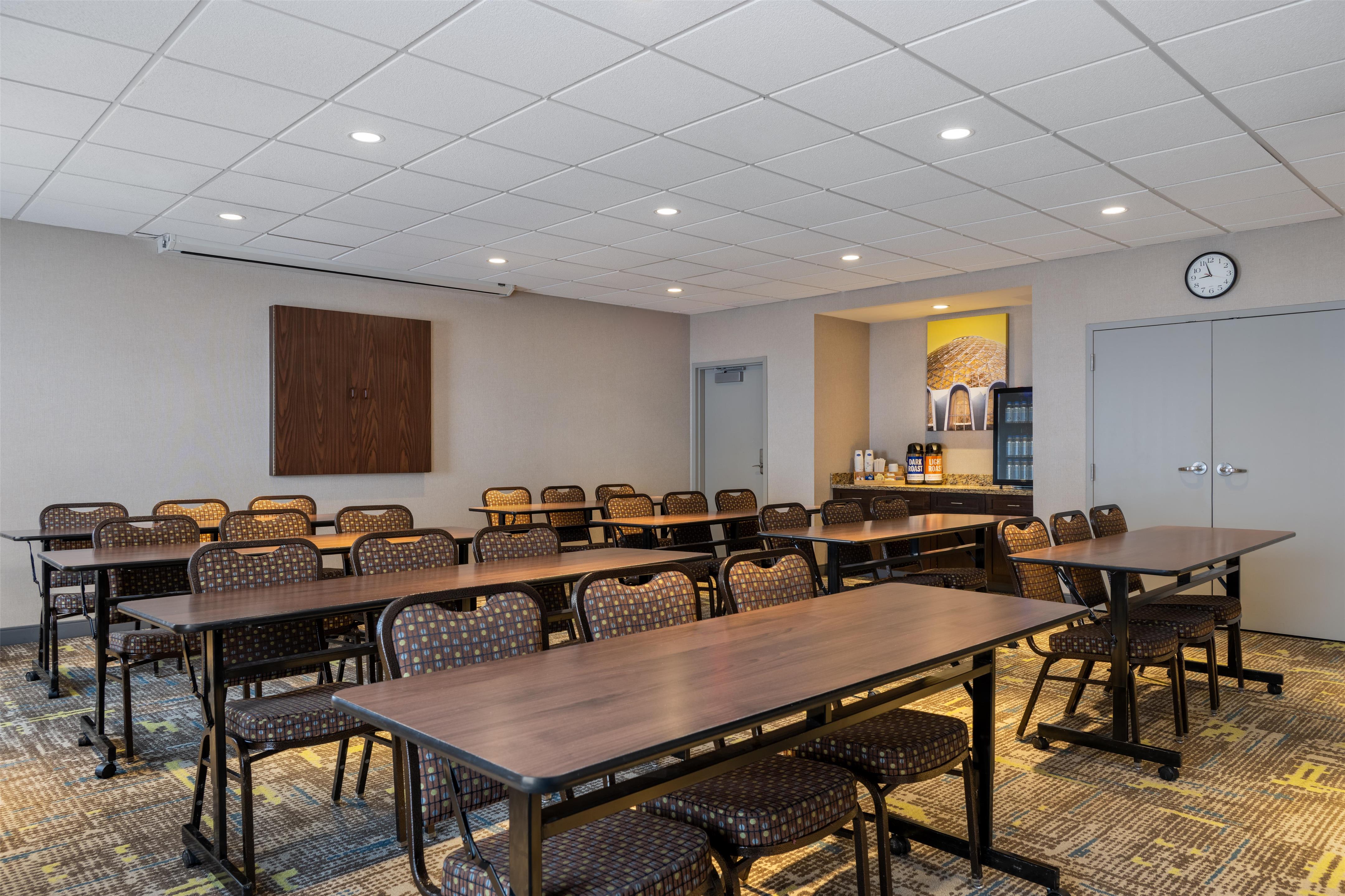 Meeting Room | Hampton Inn & Suites Grafton