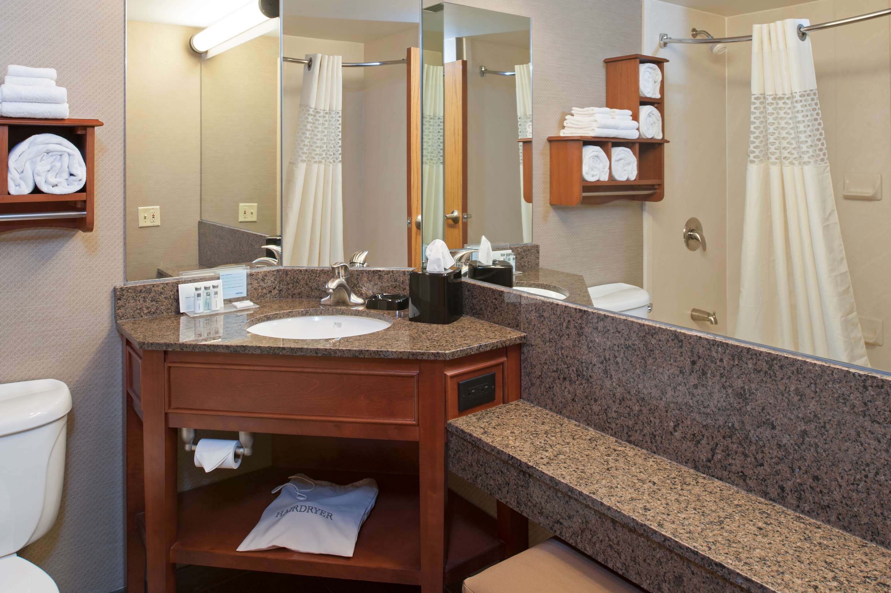Guest room bath
