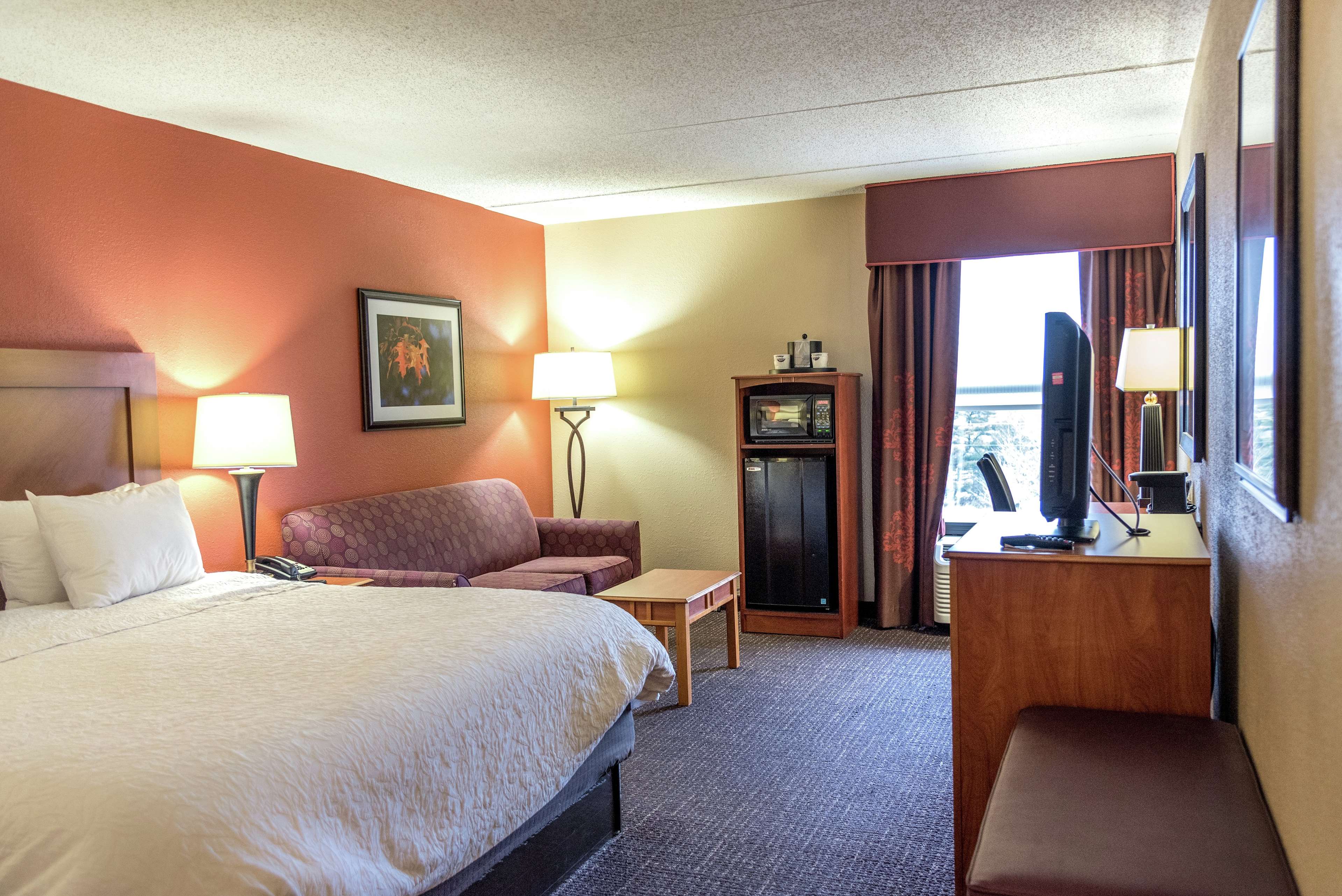 Hampton Inn by Hilton Muskegon - Tap to explore photos