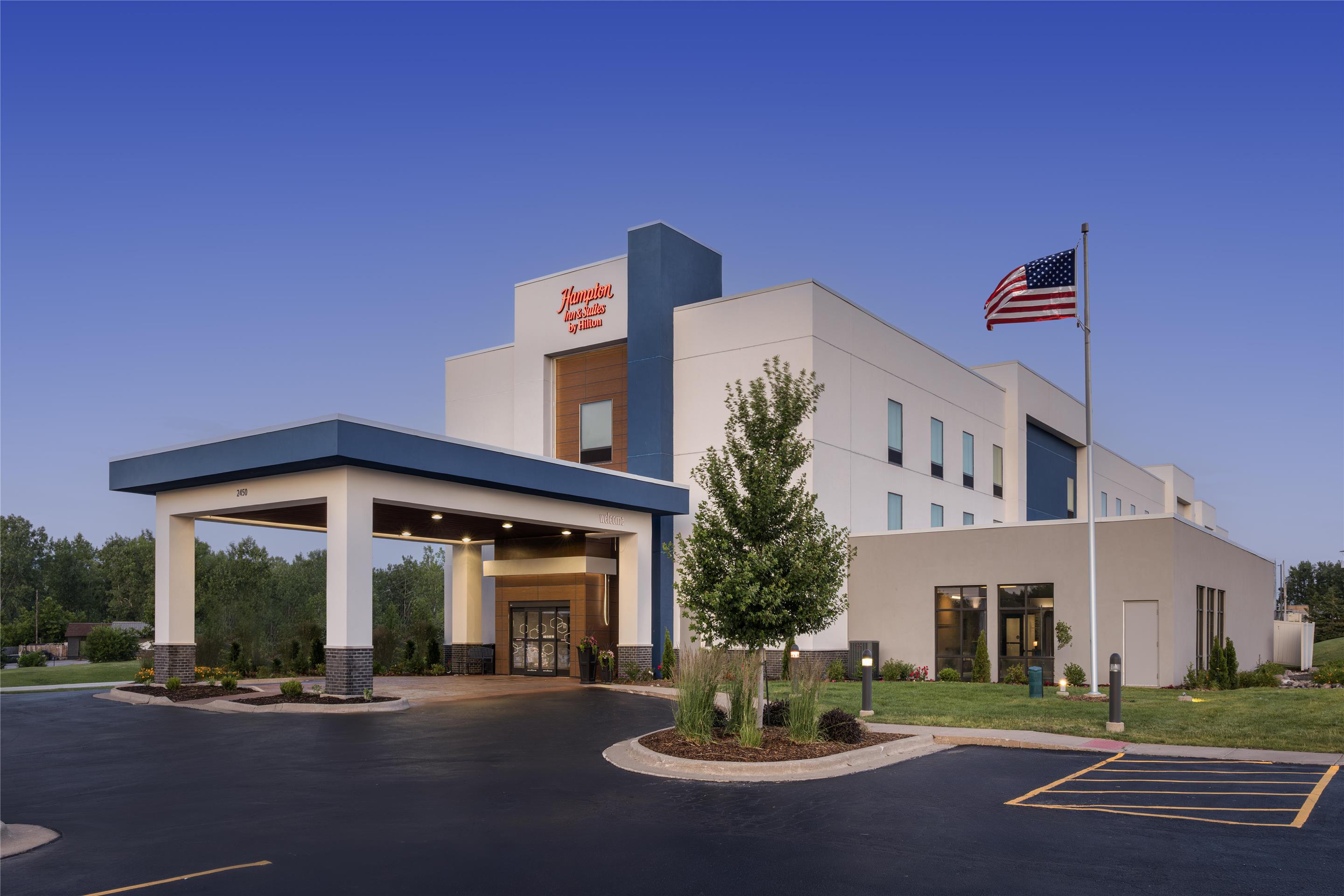 Exterior | Hampton Inn & Suites Moline-Quad City International Airport