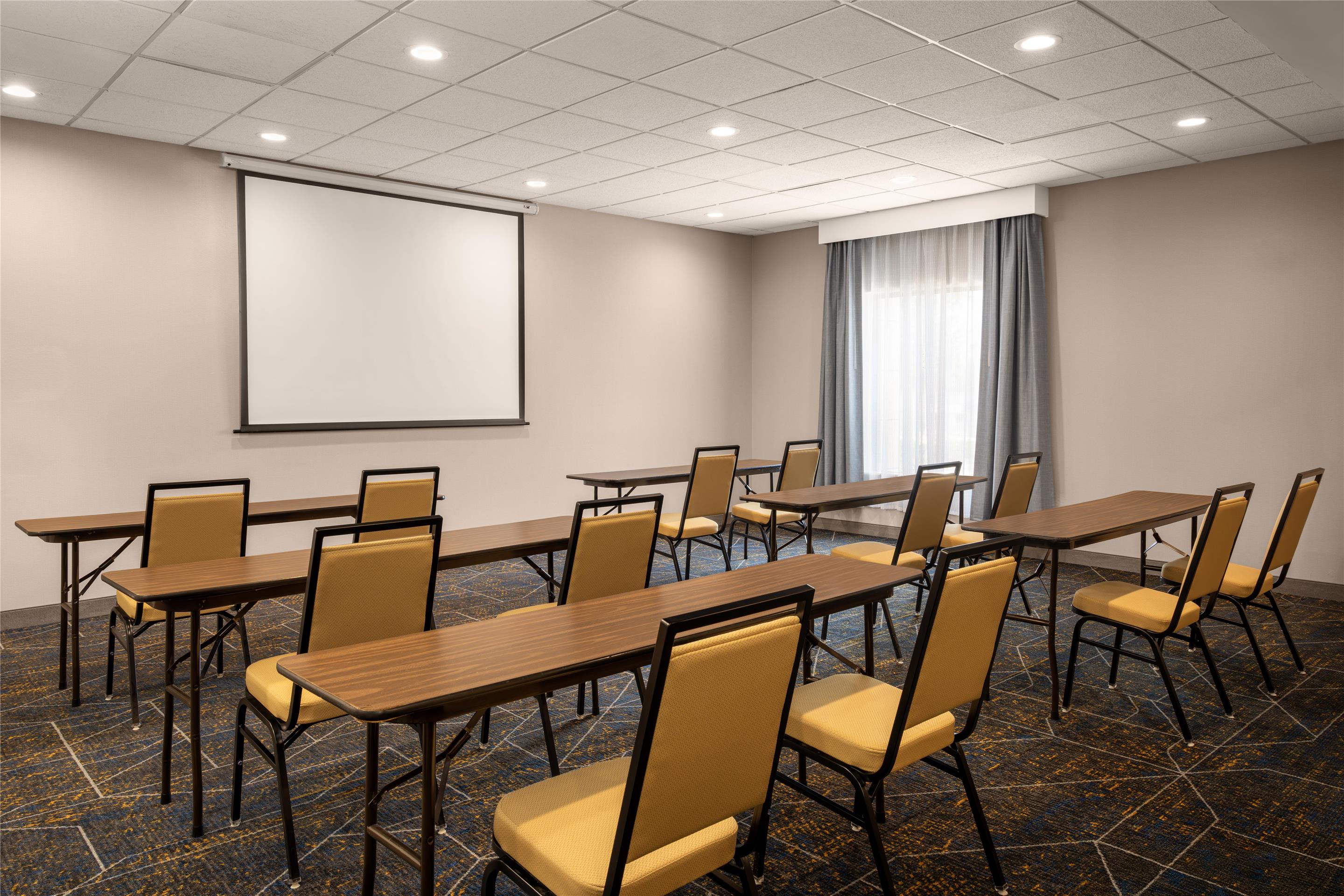 Meeting Room | Hampton Inn & Suites Moline-Quad City International Airport