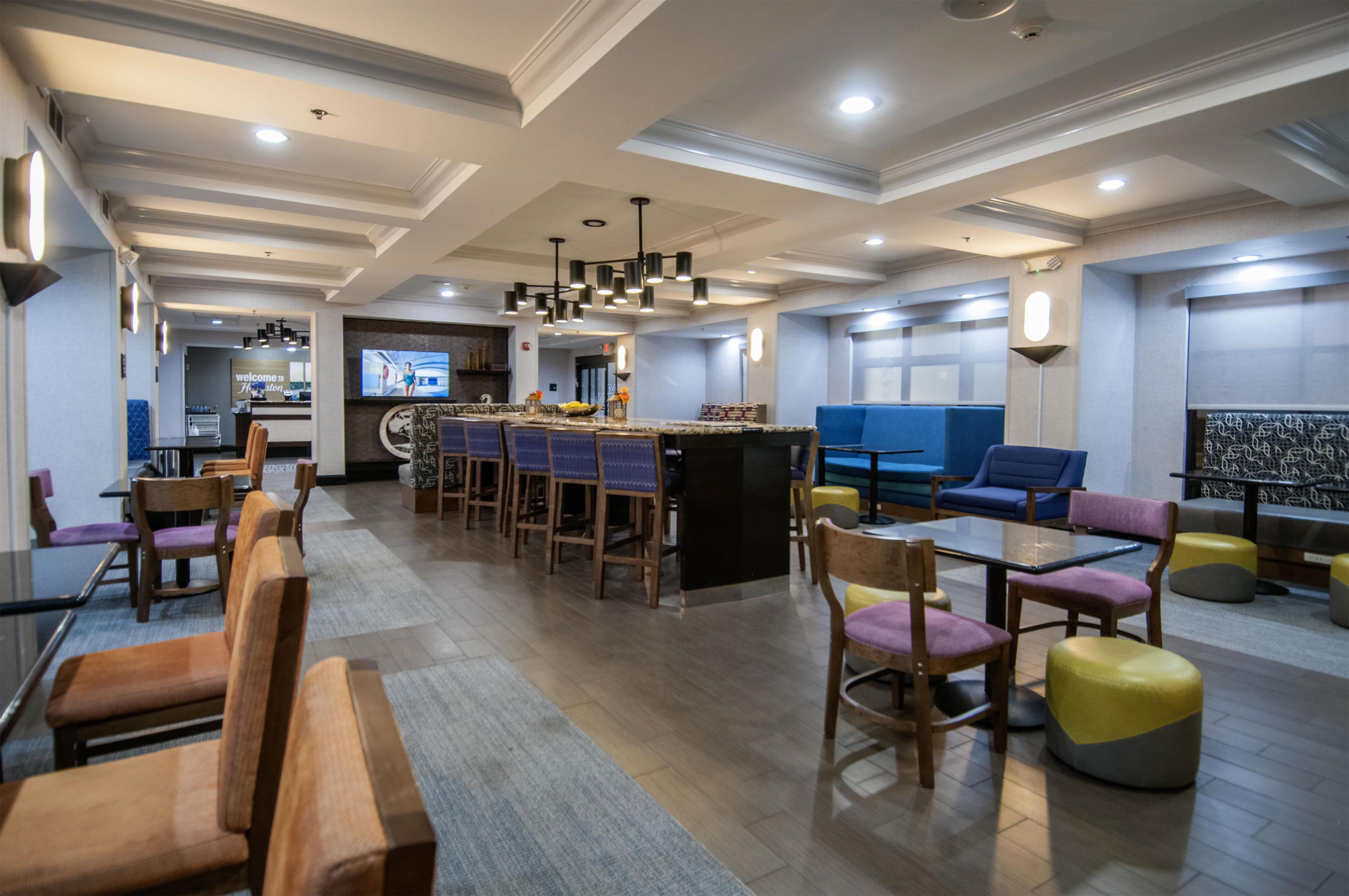 Lobby | Hampton Inn West Monroe