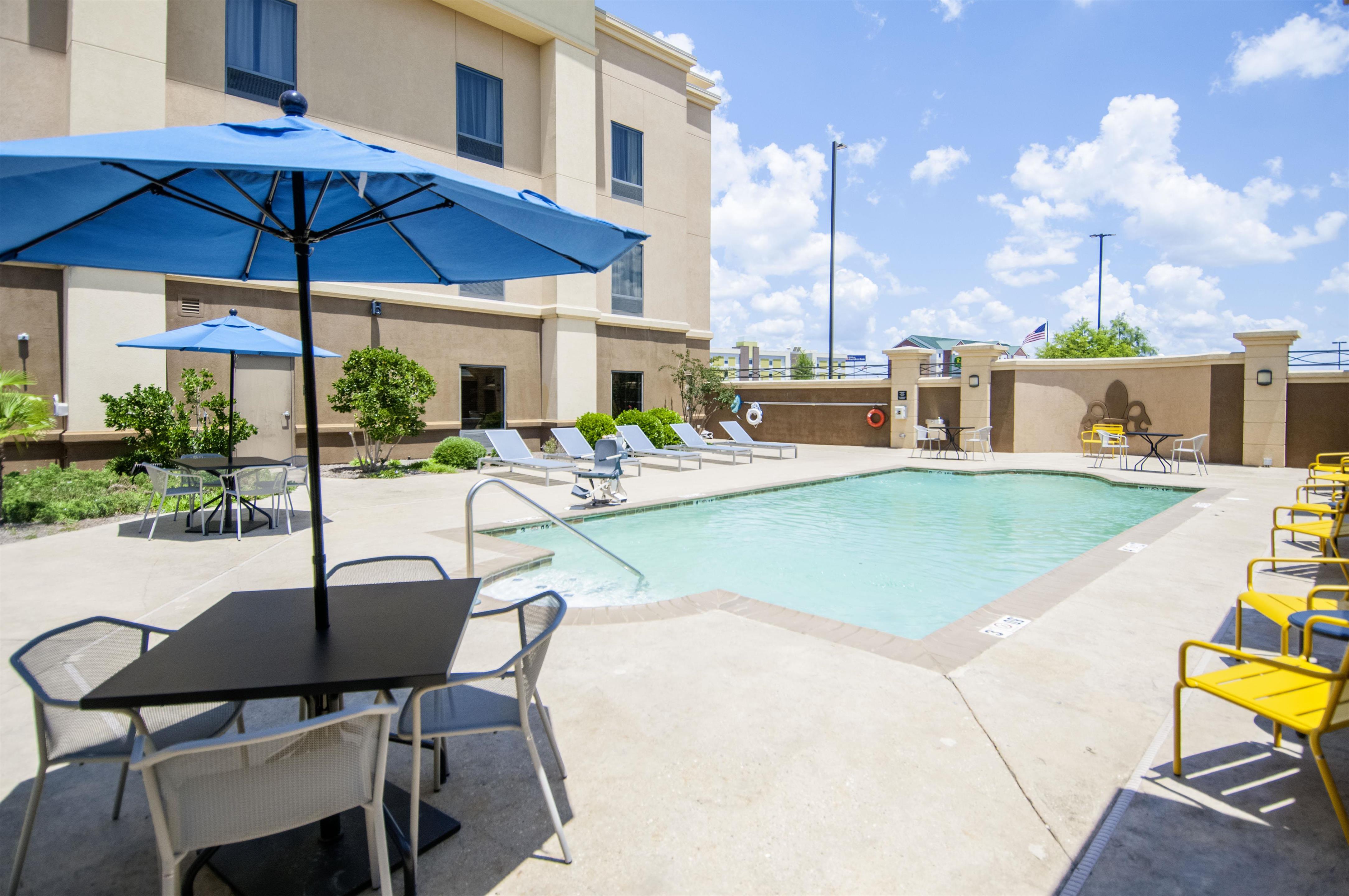 Pool | Hampton Inn West Monroe