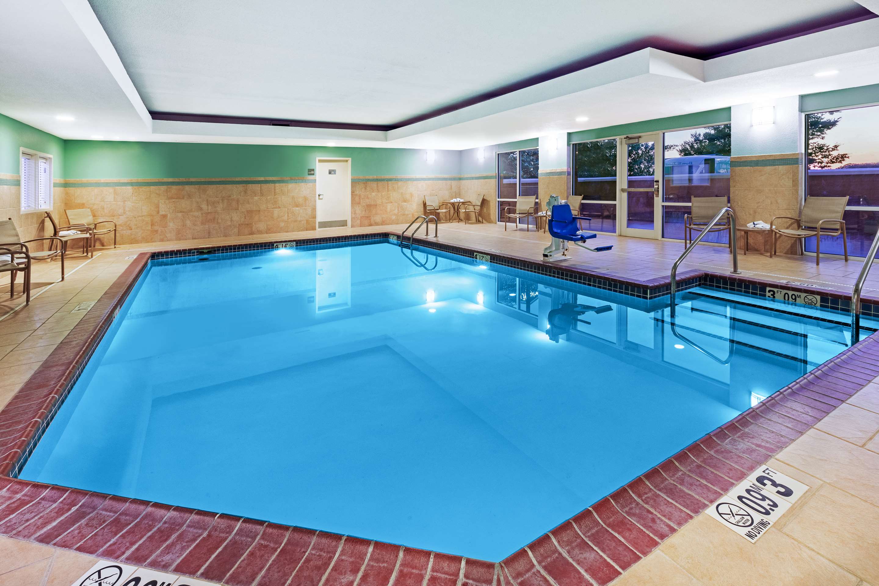 Pool | Hampton Inn Miami