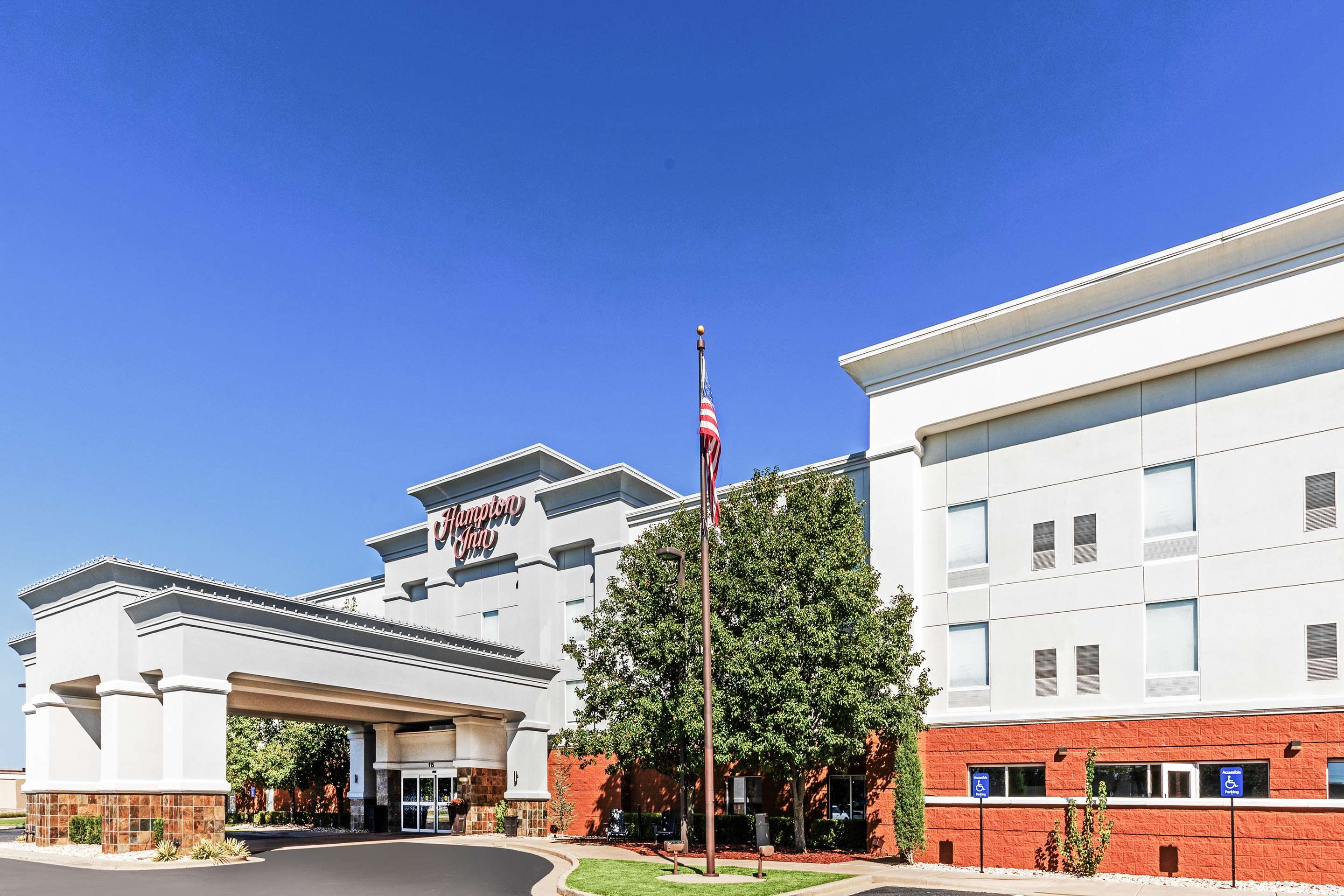Exterior | Hampton Inn Miami