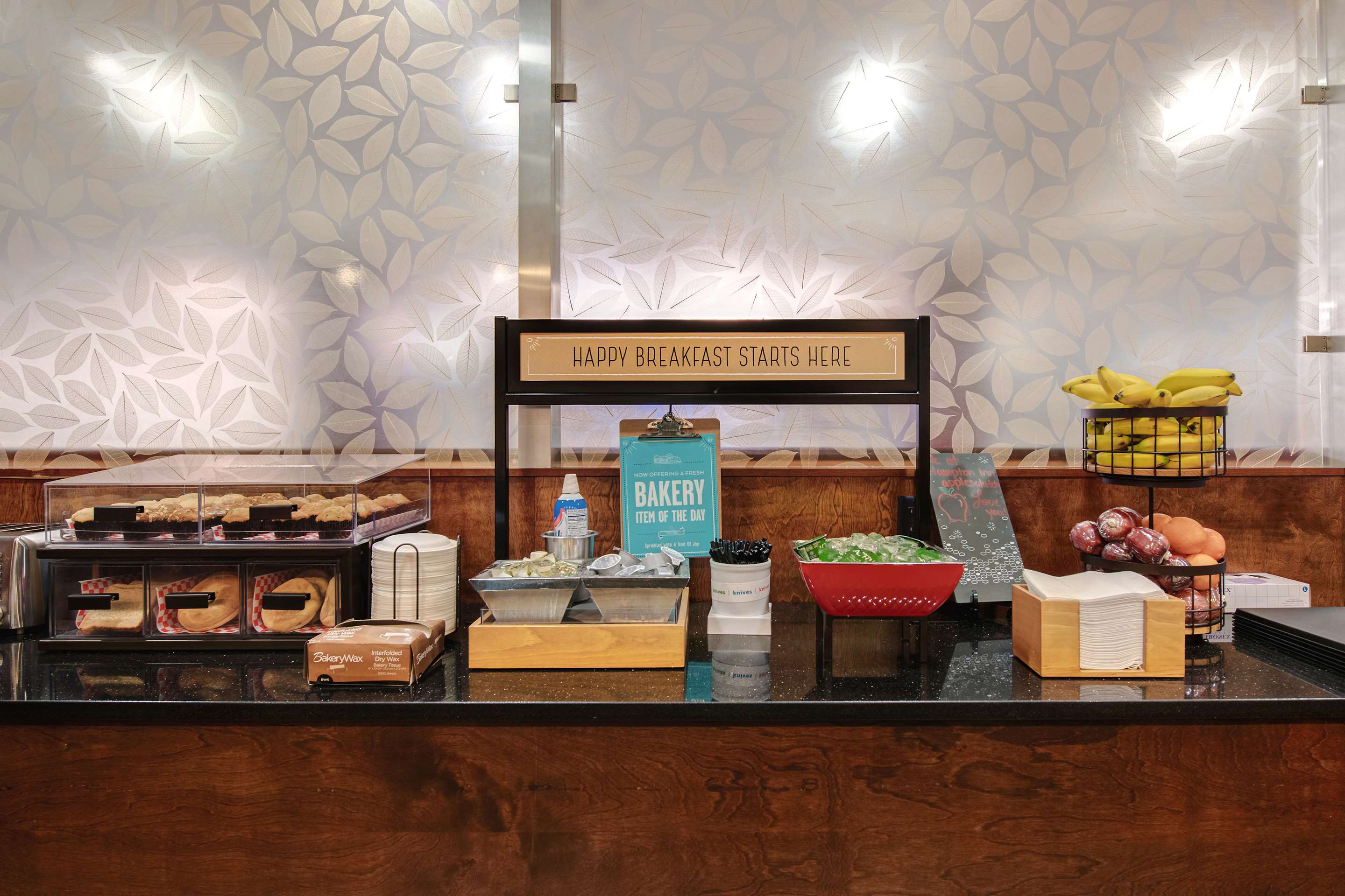 Breakfast Area | Hampton Inn Charlotte/Monroe