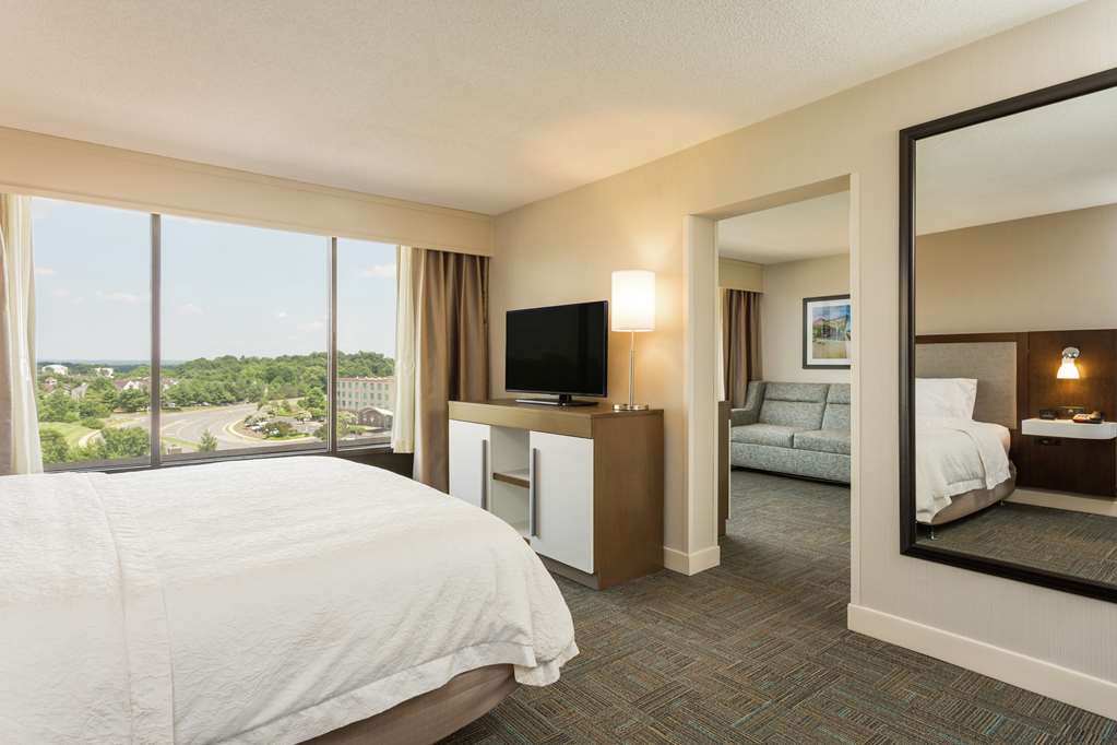 Hampton Inn by Hilton Manassas Room Type - 1KG MOB HEA ACC TUB STE NS