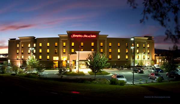 Exterior view - Hampton Inn & Suites Woodstock