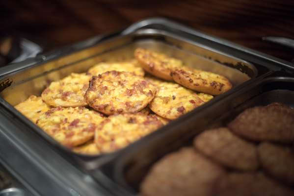 Restaurant - Hampton Inn & Suites Woodstock