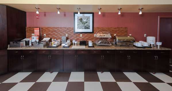 Restaurant - Hampton Inn & Suites Woodstock