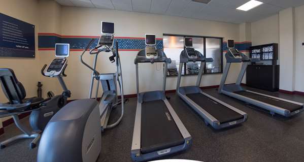 Fitness/ Exercise Room - Hampton Inn & Suites Woodstock