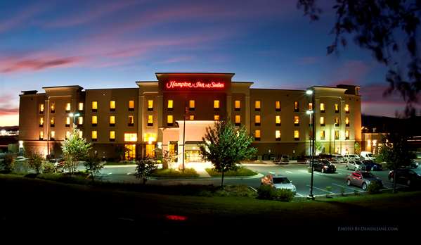 Exterior view - Hampton Inn & Suites Woodstock
