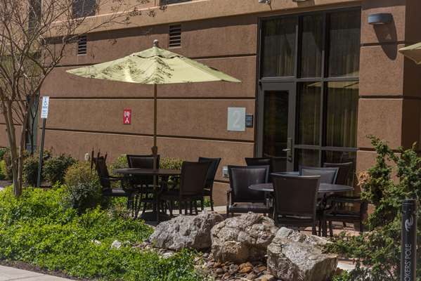 Exterior view - Hampton Inn & Suites Woodstock