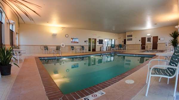 Pool - Hampton Inn & Suites Woodstock