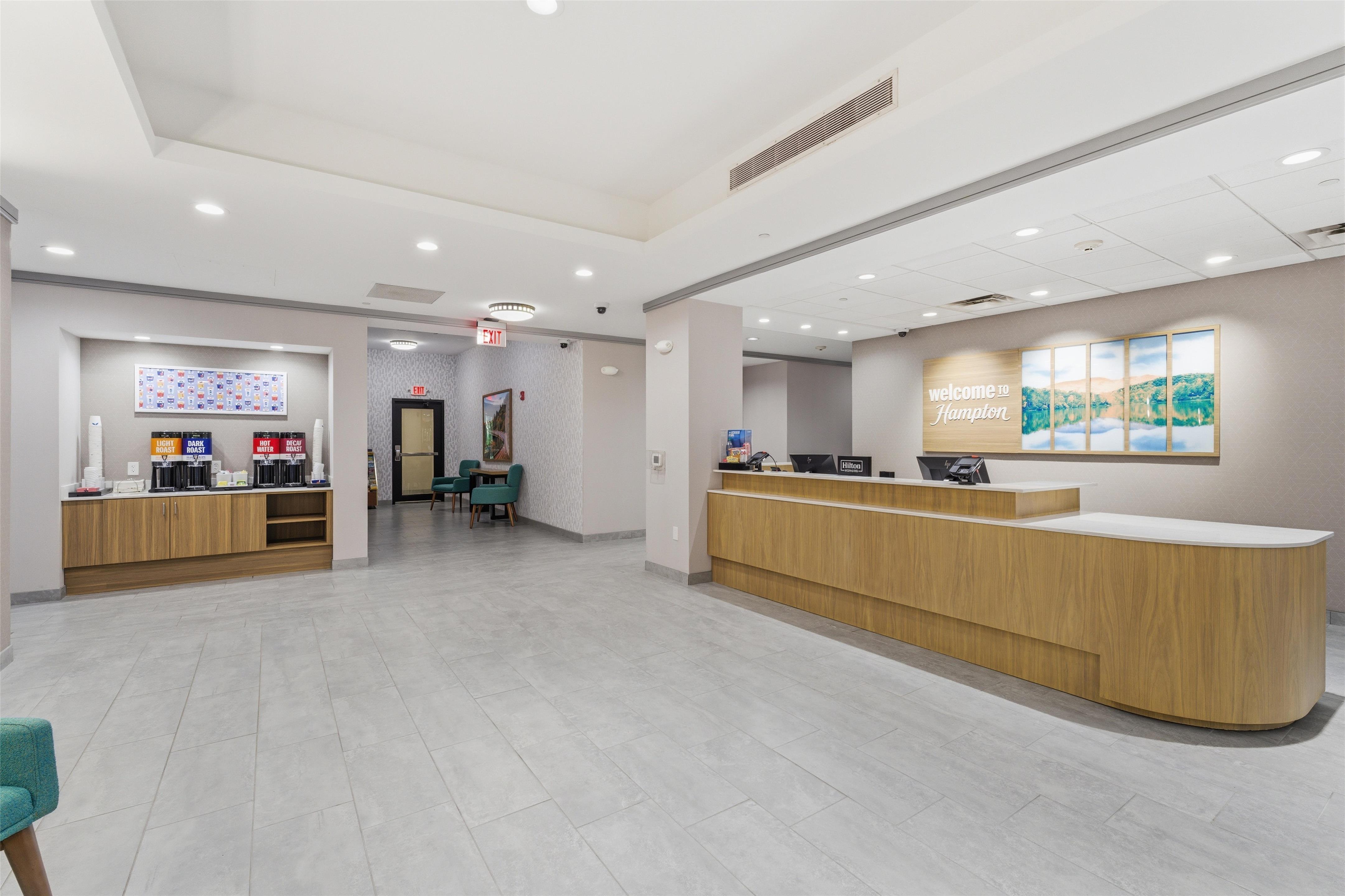 Reception | Hampton Inn & Suites Woodstock, VA