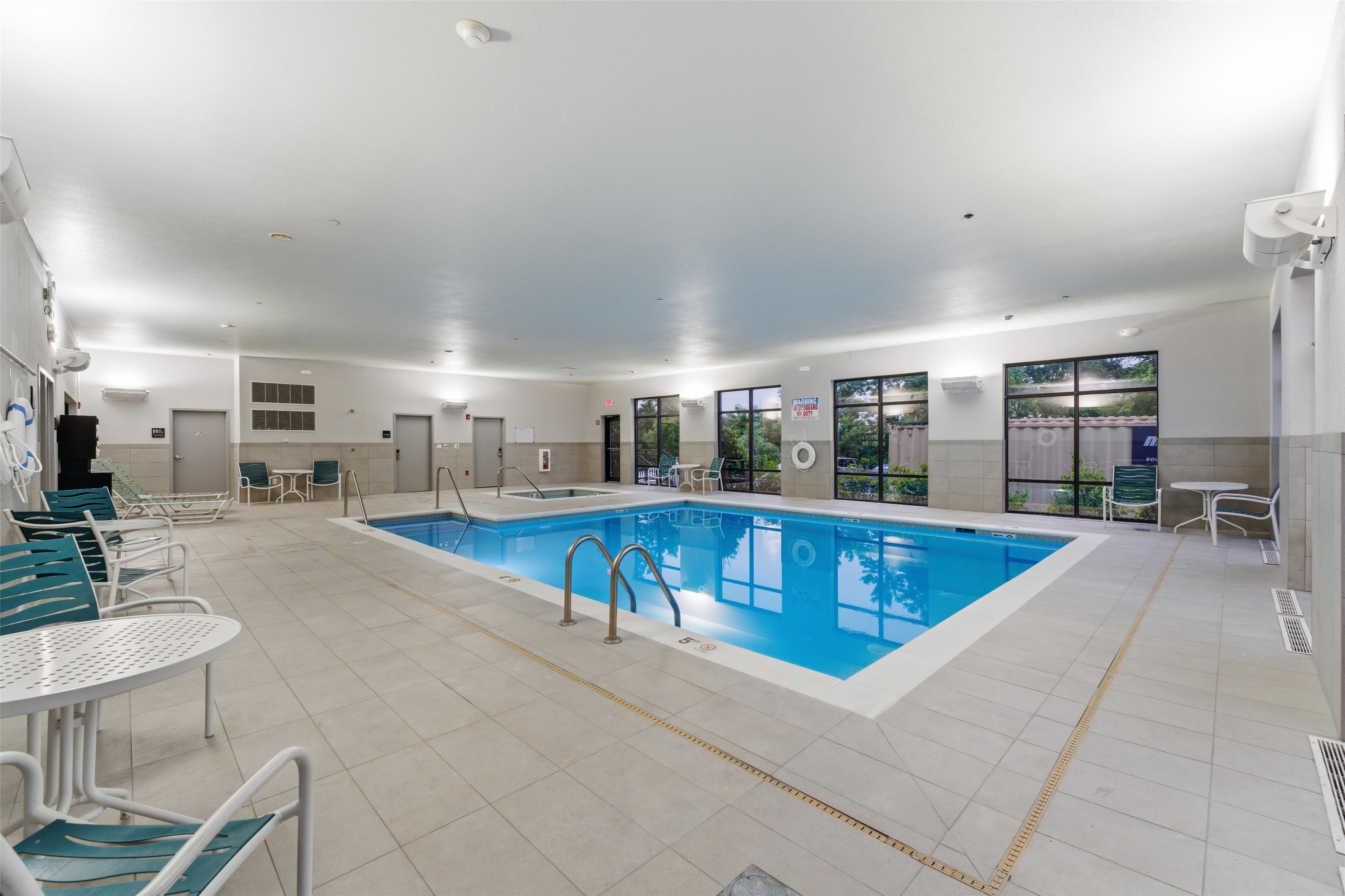 Pool | Hampton Inn & Suites Woodstock, VA
