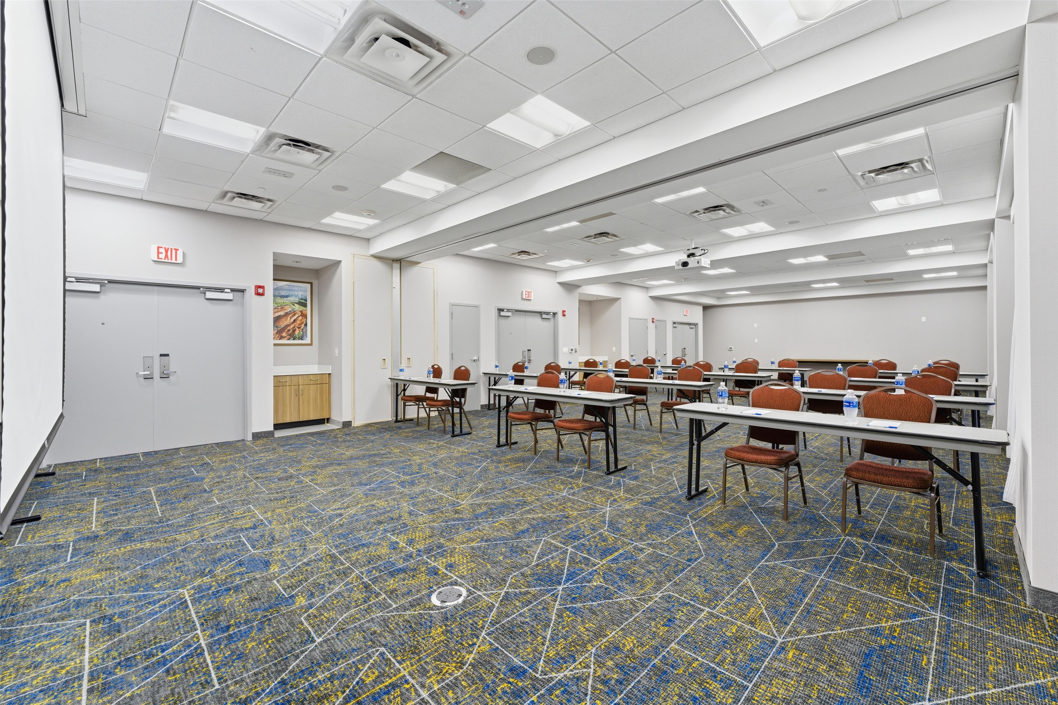 Meeting Room | Hampton Inn & Suites Woodstock, VA